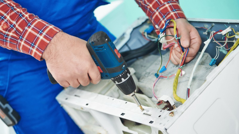 Kırkağaç Vestfrost Vestfrost çamaşır makinesi kart tamiri – Su almama arızası orijinal parça ile giderildi. - Teknik servis örneği